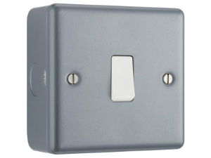 Masterplug® Metal Clad 2-Way Light Switch